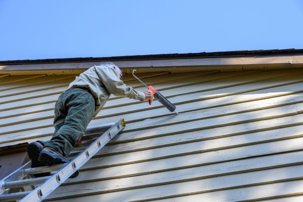 Vinyl Siding Caulk Repair in Vacaville