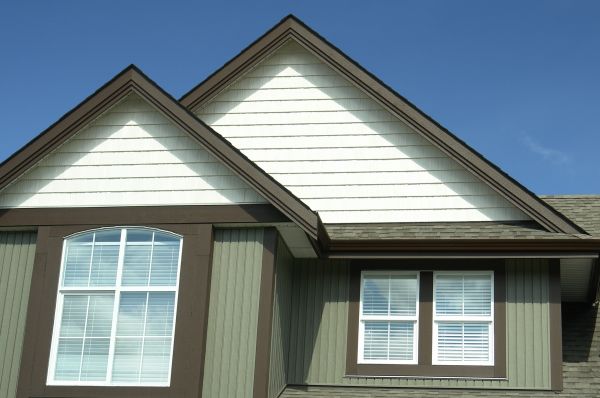 Vertical Vinyl Siding Repair in Vacaville