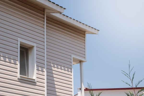 Cost of Vinyl Siding Hole Repair in Vacaville